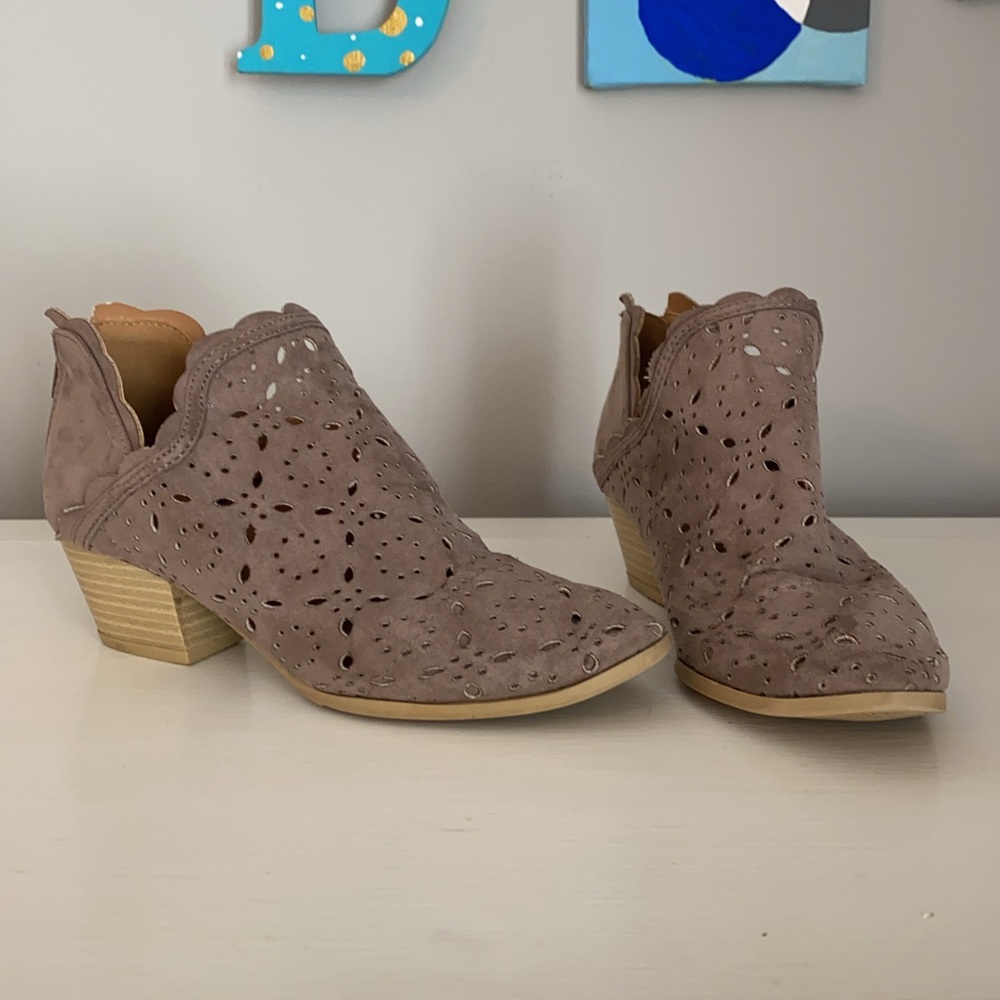 booties with eyelet design